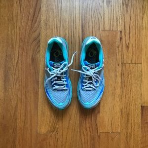 pearl izumi sneakers